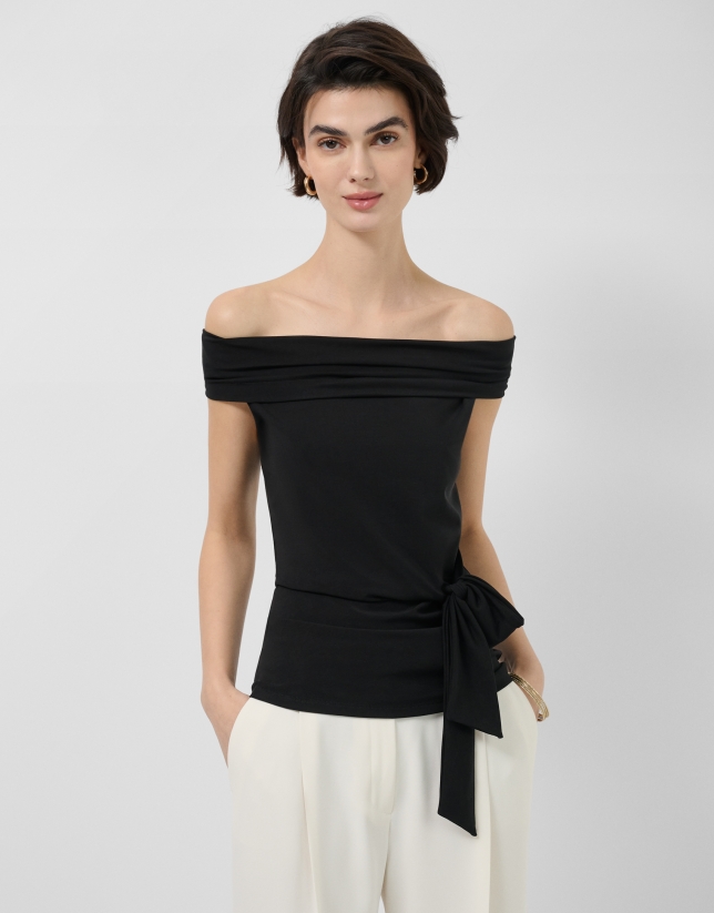 black cropped knit sleeveless t-shirt