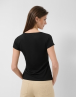 Black short-sleeved T-shirt with embroidered neckline