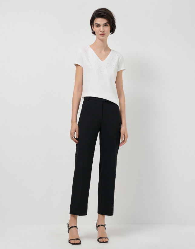 White short-sleeved t-shirt with embroidered neckline