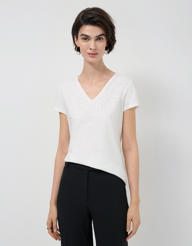 White short-sleeved t-shirt with embroidered neckline
