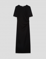 Vestido fruncido manga corta punto negro