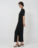 Black short-sleeved gathered knit dress