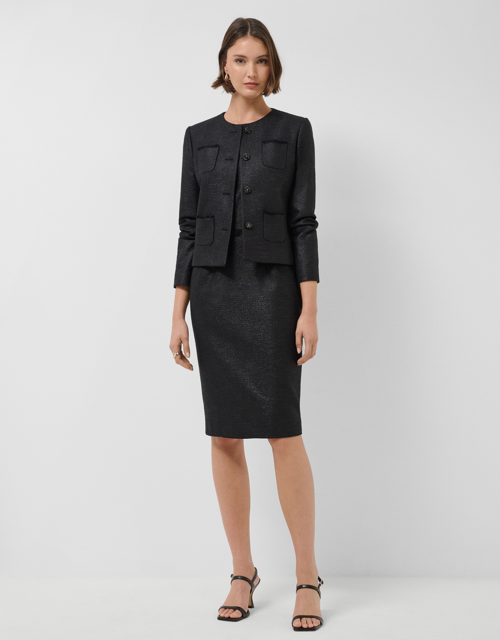 Short black woven jacket