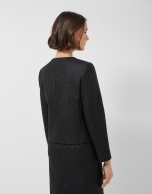 Chaqueta corta tejido trama negra