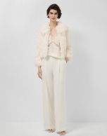 Jacket with detachable collar in white feather pattern fabric