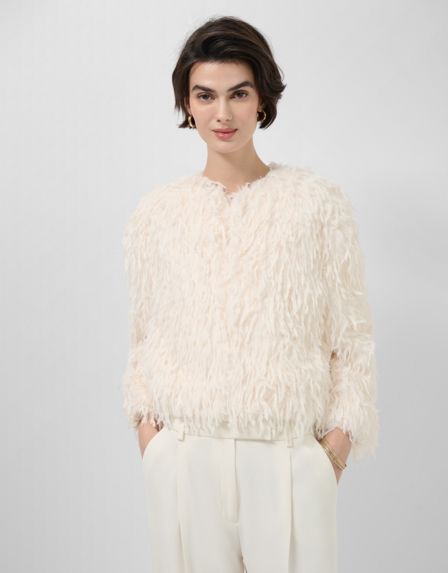 Chaqueta con cuello desmontable en tejido fantas&iacute;a plumas blanco