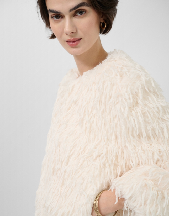 Chaqueta con cuello desmontable en tejido fantas&iacute;a plumas blanco