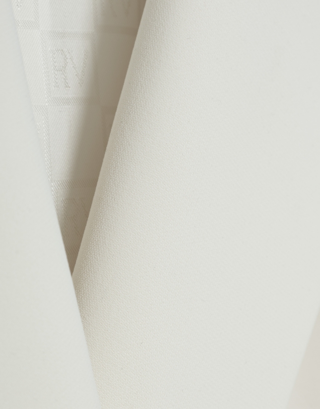 Blazer cruzada crep&eacute; crudo