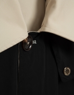 Reversible trench coat in camel/black