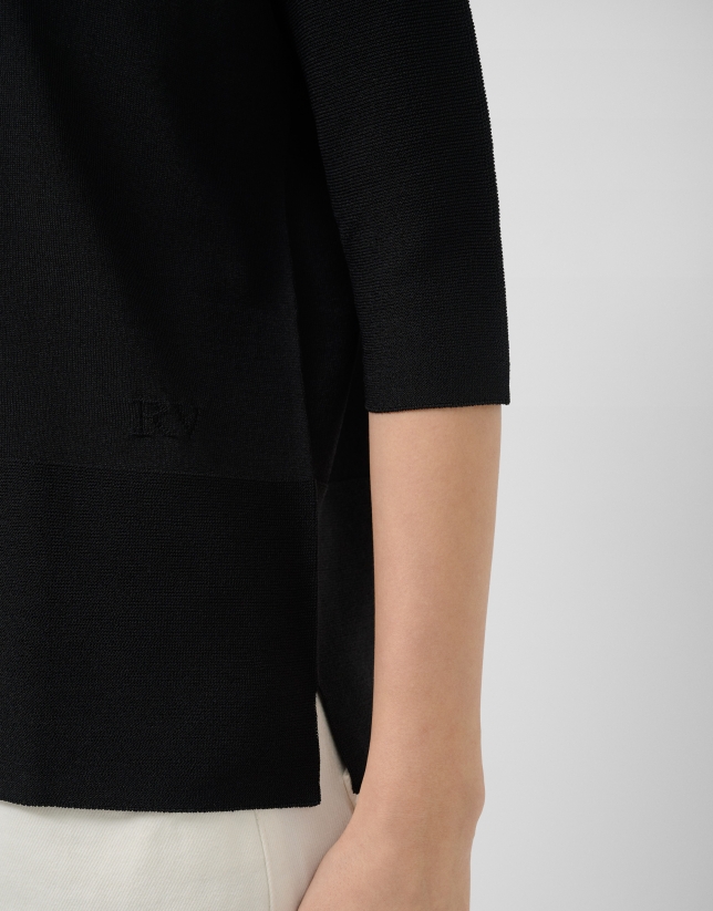 Black seamless three-quarter sleeve jumper