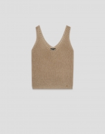 Top de sisas punto calado con l&uacute;rex c&aacute;mel