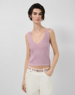 Crop top de sisas punto calado con l&uacute;rex rosa