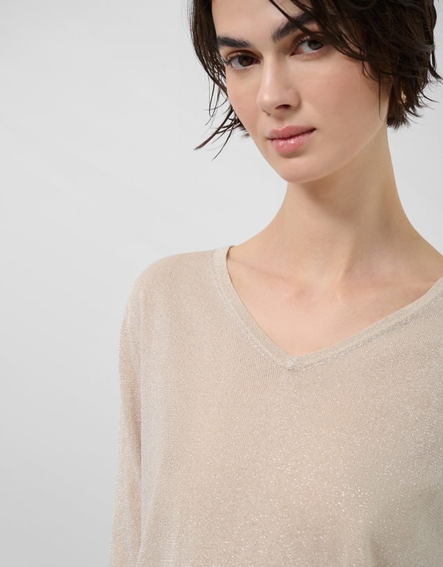 Beige fine V-neck jumper