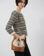 Bolso de hombro Iera Bucket lona y piel c&aacute;mel