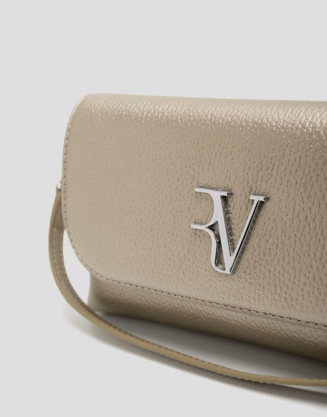 Rita Metal clutch bag in gold