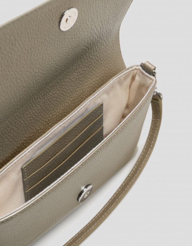 Rita Metal clutch bag in gold