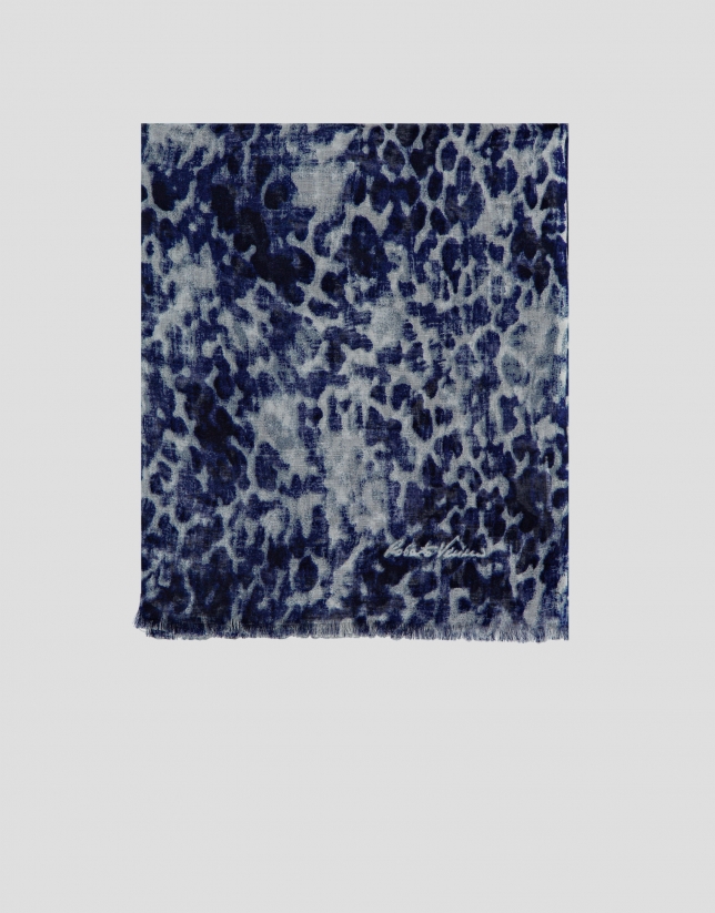 Fular mezcla algod&oacute;n, modal y lino estampado animal print tonos azules