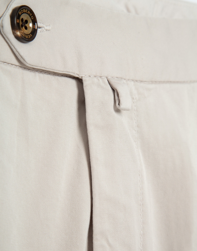 Pantal&oacute;n chino tintado beige