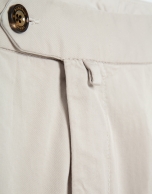 Pantal&oacute;n chino tintado beige