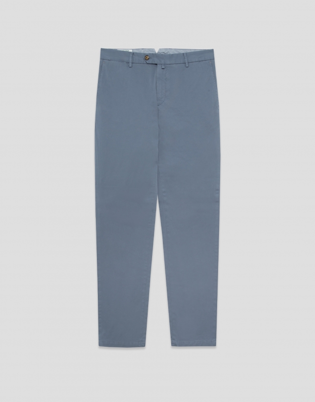 Pantal&oacute;n chino tintado azul gris&aacute;ceo