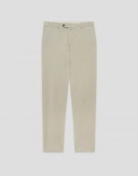 Pantal&oacute;n chino tintado caqui