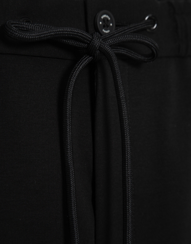 Pantal&oacute;n punto roma negro