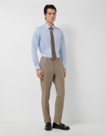 Slim fit dress shirt with light blue/white pattern