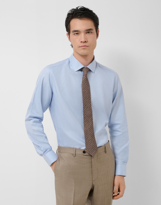 Slim fit dress shirt with light blue/white pattern