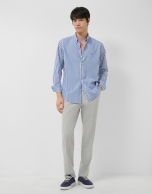 Camisa sport regular rayas blanco y azul