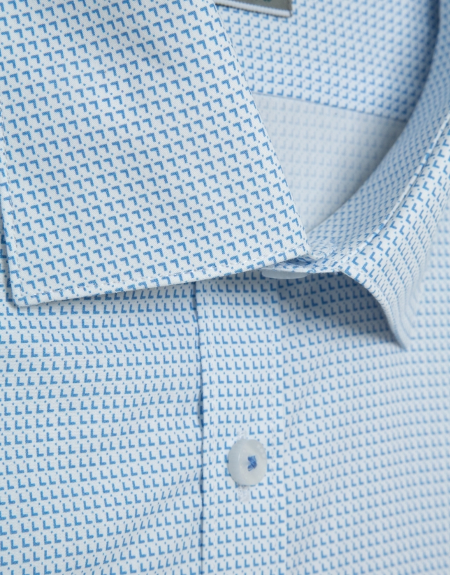 Slim fit shirt with light blue geometric print
