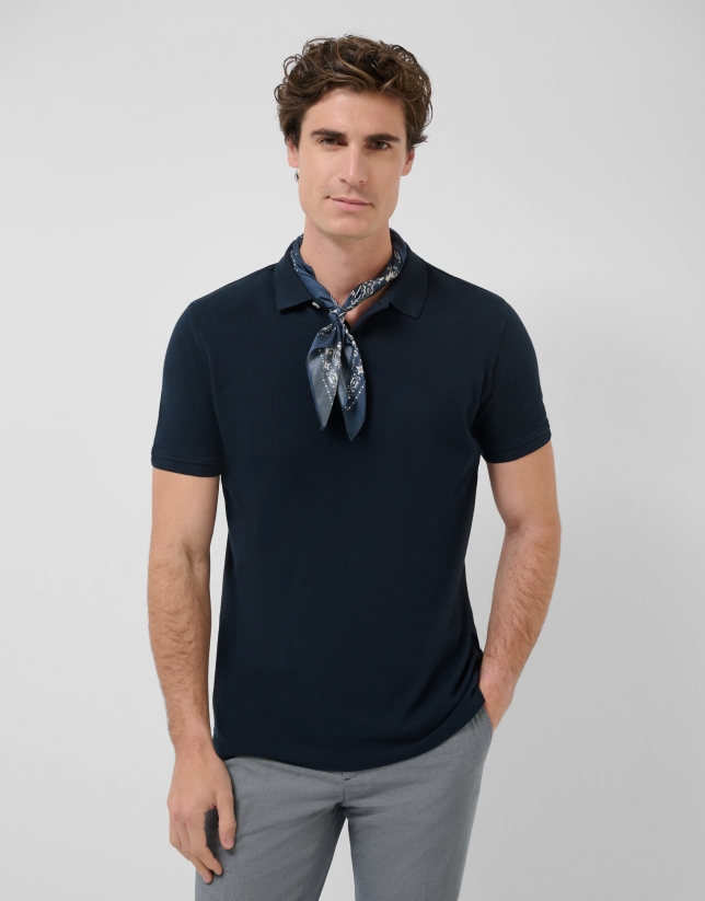 Navy blue short-sleeved piqu&eacute; polo shirt