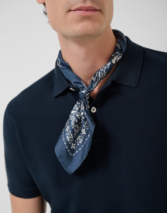 Navy blue short-sleeved piqu&eacute; polo shirt