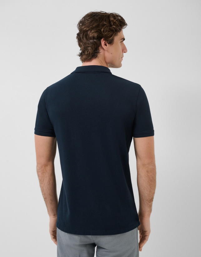 Navy blue short-sleeved piqu&eacute; polo shirt
