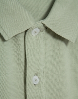 Khaki short-sleeved piqu&eacute; polo shirt
