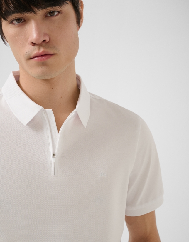 White technical piqu&eacute; polo shirt with zip