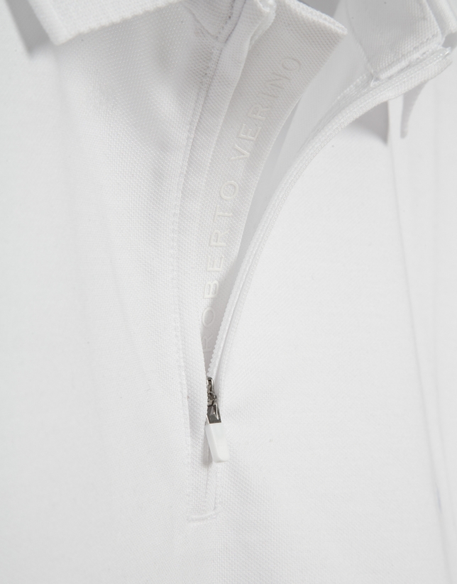 White technical piqu&eacute; polo shirt with zip