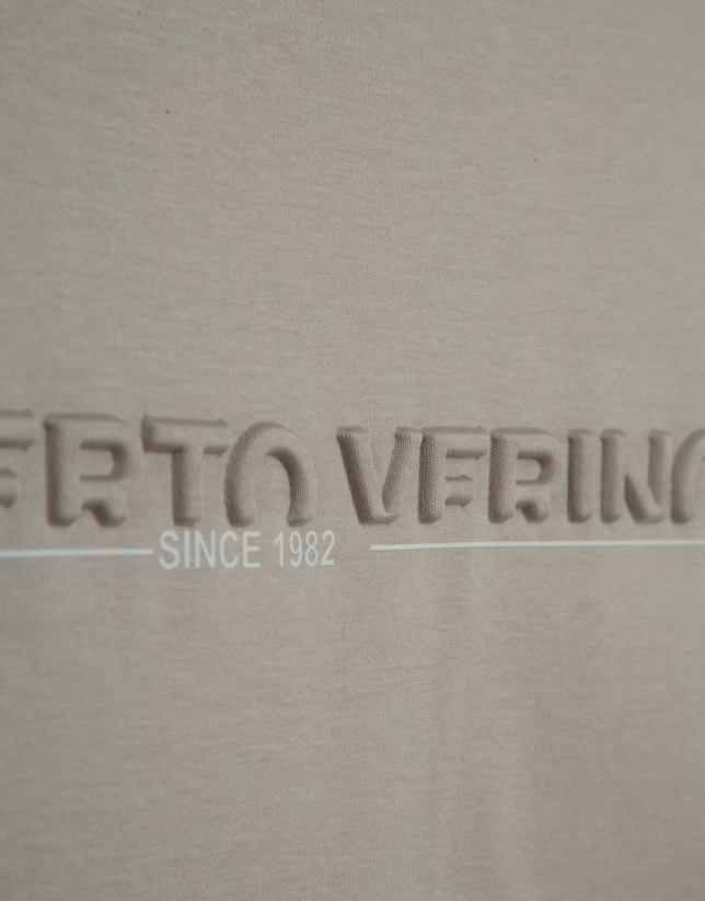 Camiseta manga corta vis&oacute;n con logo pecho