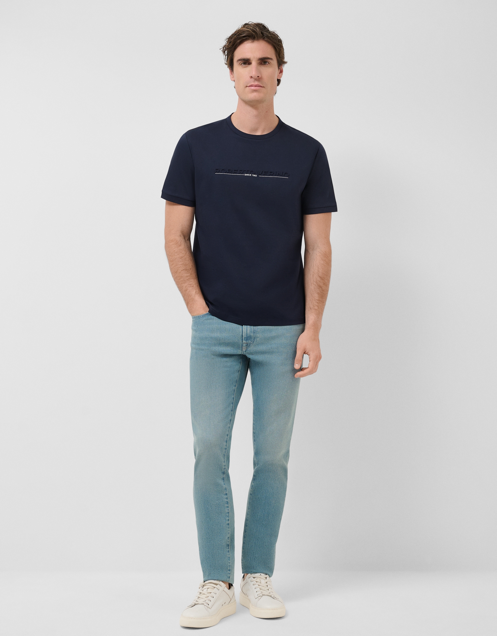 Camiseta manga corta marino con logo pecho