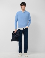 Light blue high twist V-neck jumper