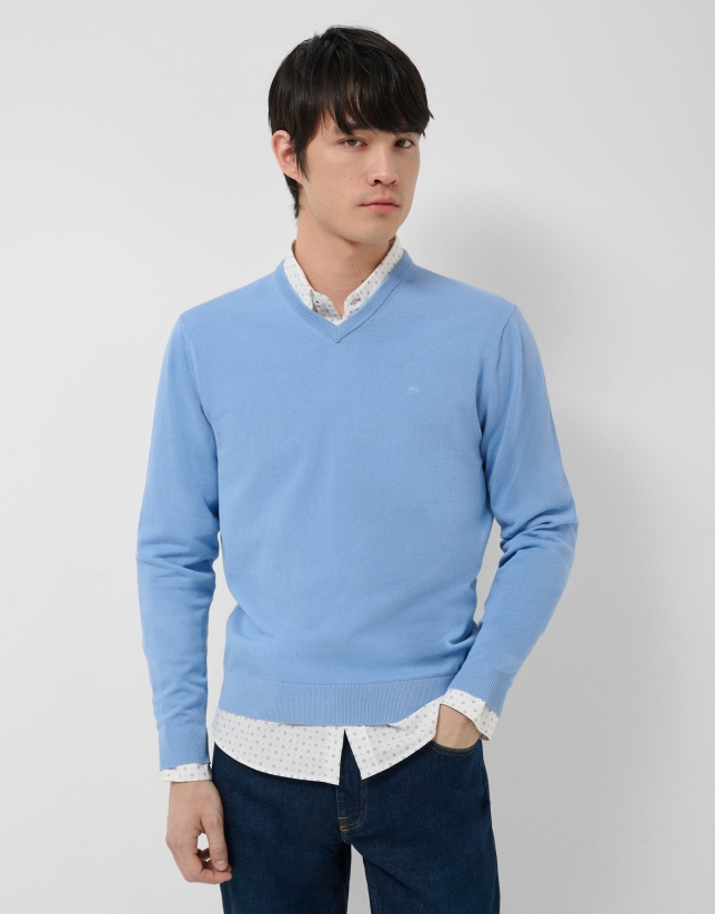 Light blue high twist V-neck jumper