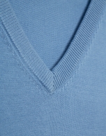 Light blue high twist V-neck jumper