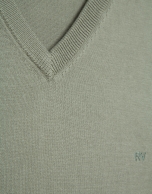 Light khaki high twist V-neck jumper