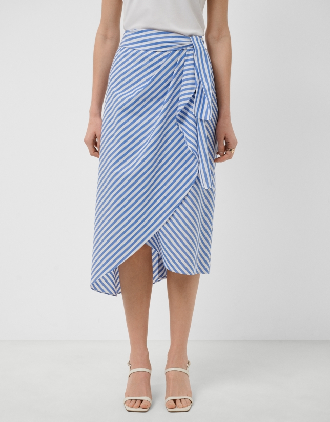 Falda midi anudada algod&oacute;n blanco con listas azules