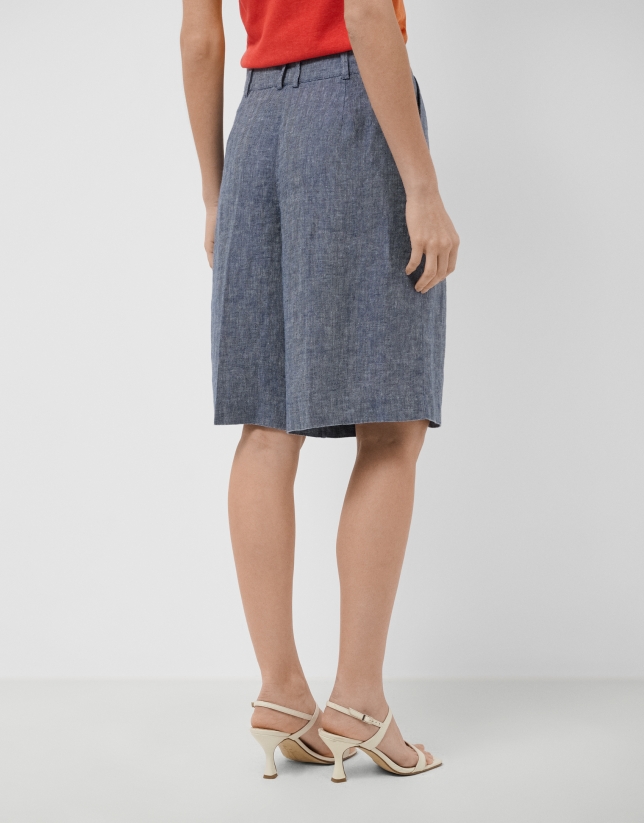 Pantal&oacute;n bermuda larga cinco bolsillos lino azul