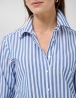 Camisa algod&oacute;n blanco con listas azules