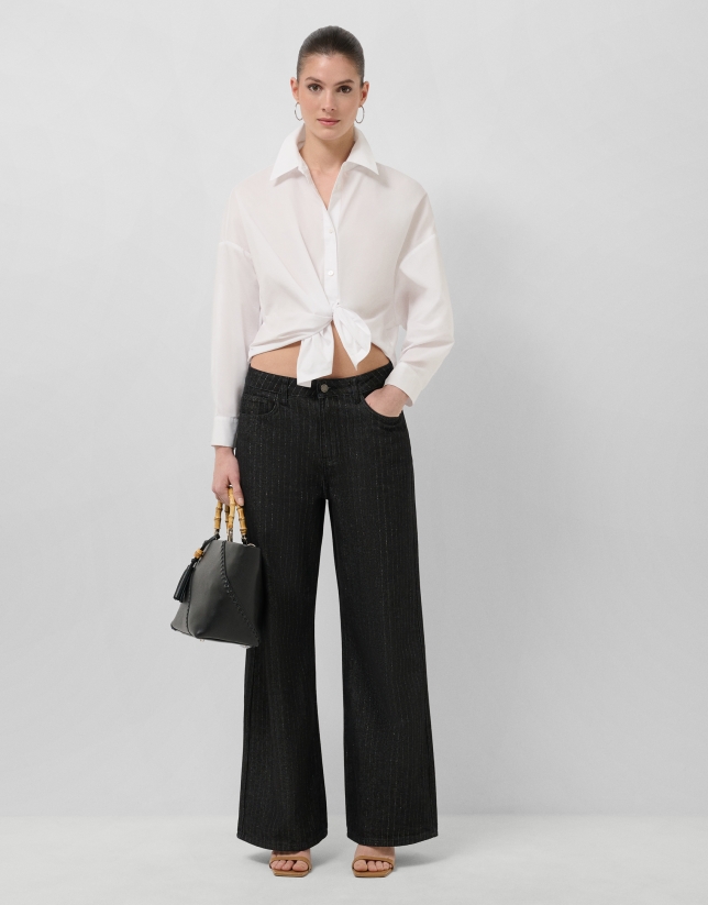 White long-sleeved knotted shirt