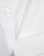 White long-sleeved knotted shirt