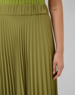 Falda plisada verde musgo