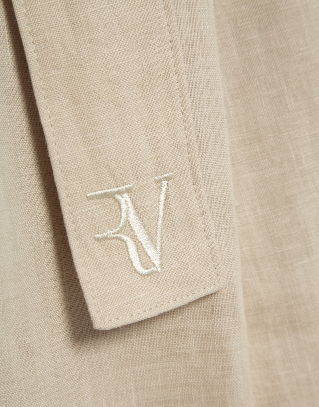 Pantal&oacute;n fluido tonos beige claro con cintur&oacute;n