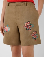 Camel linen Bermuda shorts with floral embroidery